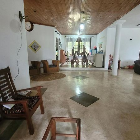 Villa Sea Sprays Hikkaduwa Buitenkant foto