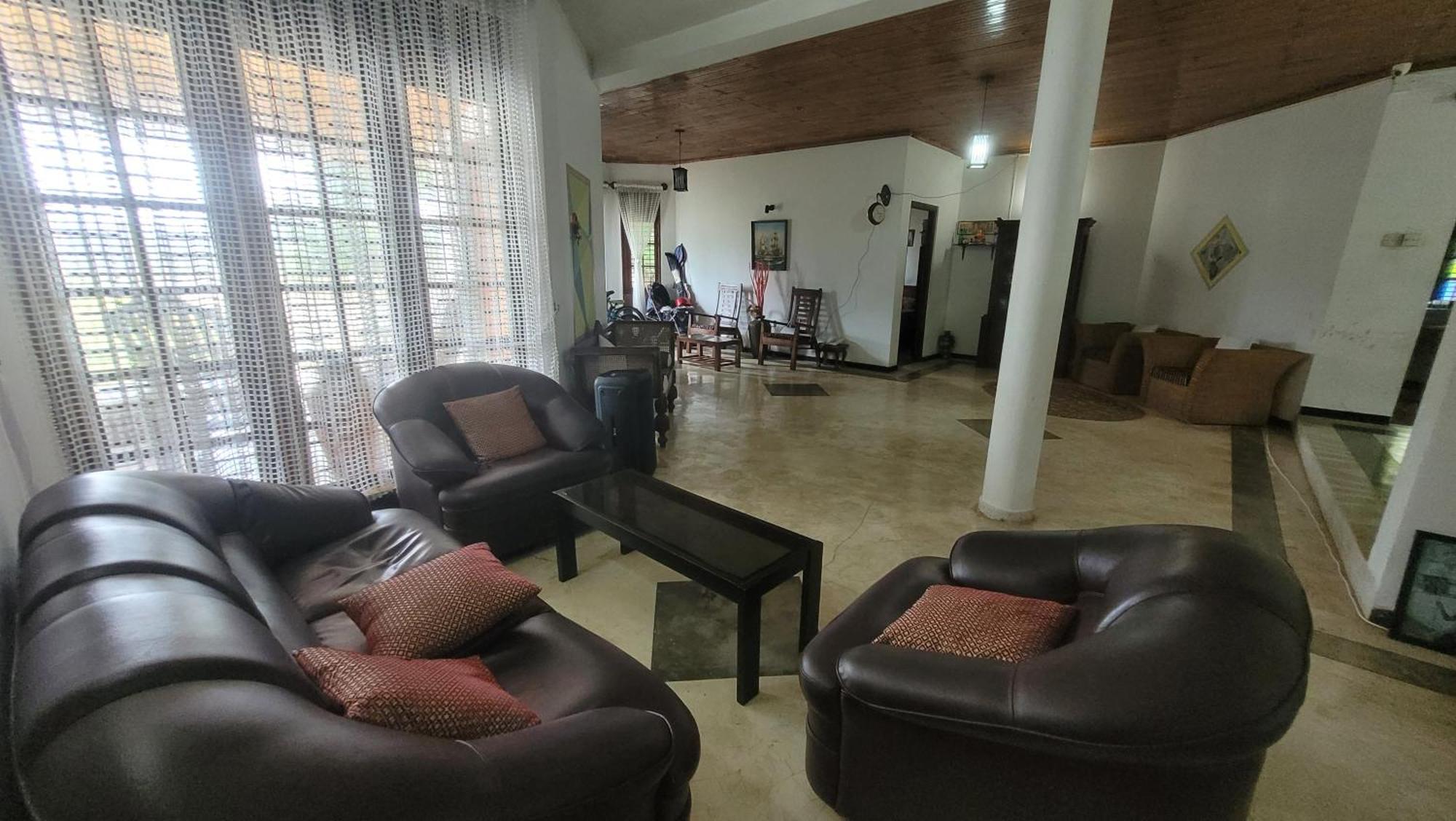 Villa Sea Sprays Hikkaduwa Buitenkant foto