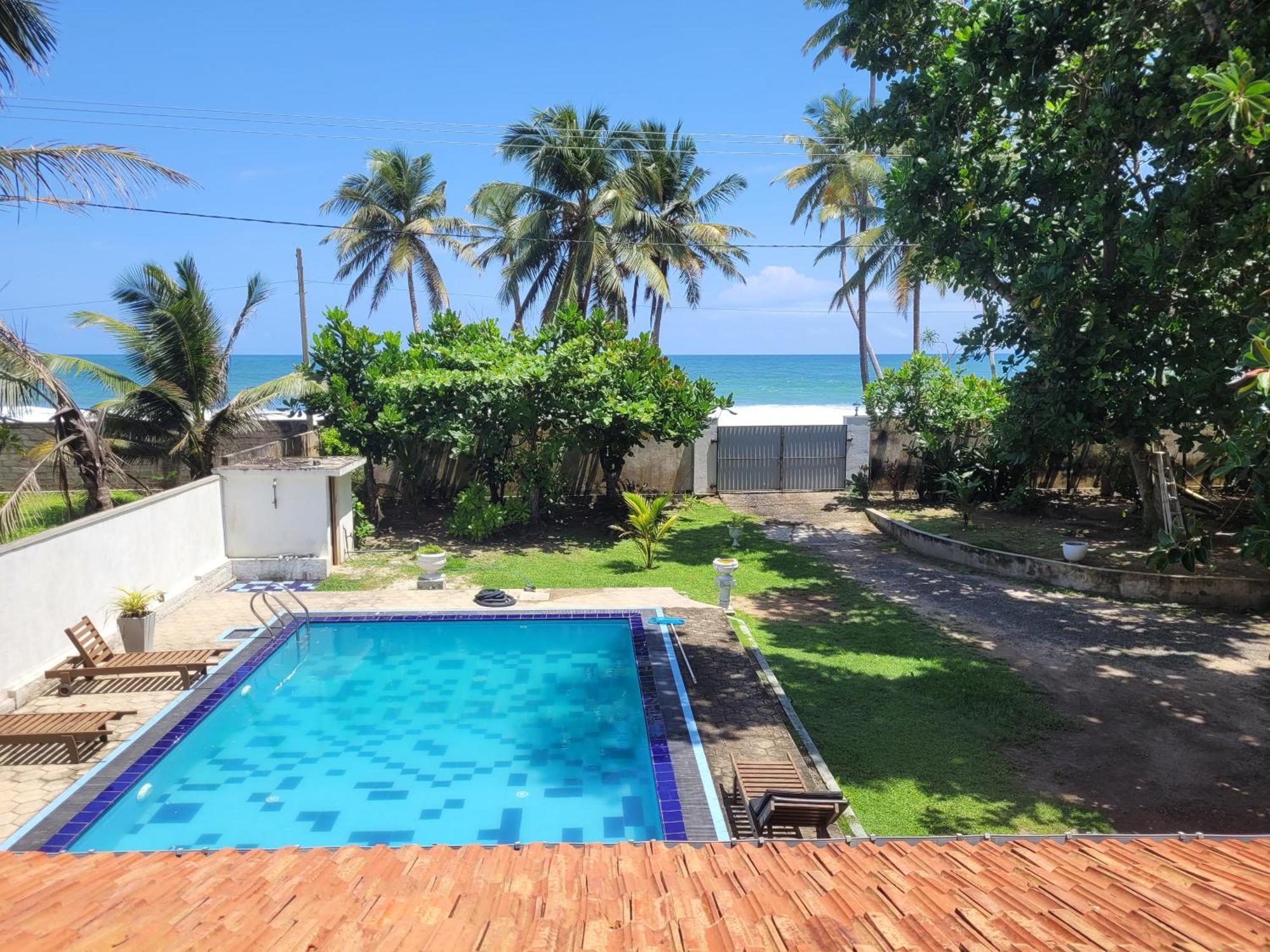 Villa Sea Sprays Hikkaduwa Buitenkant foto
