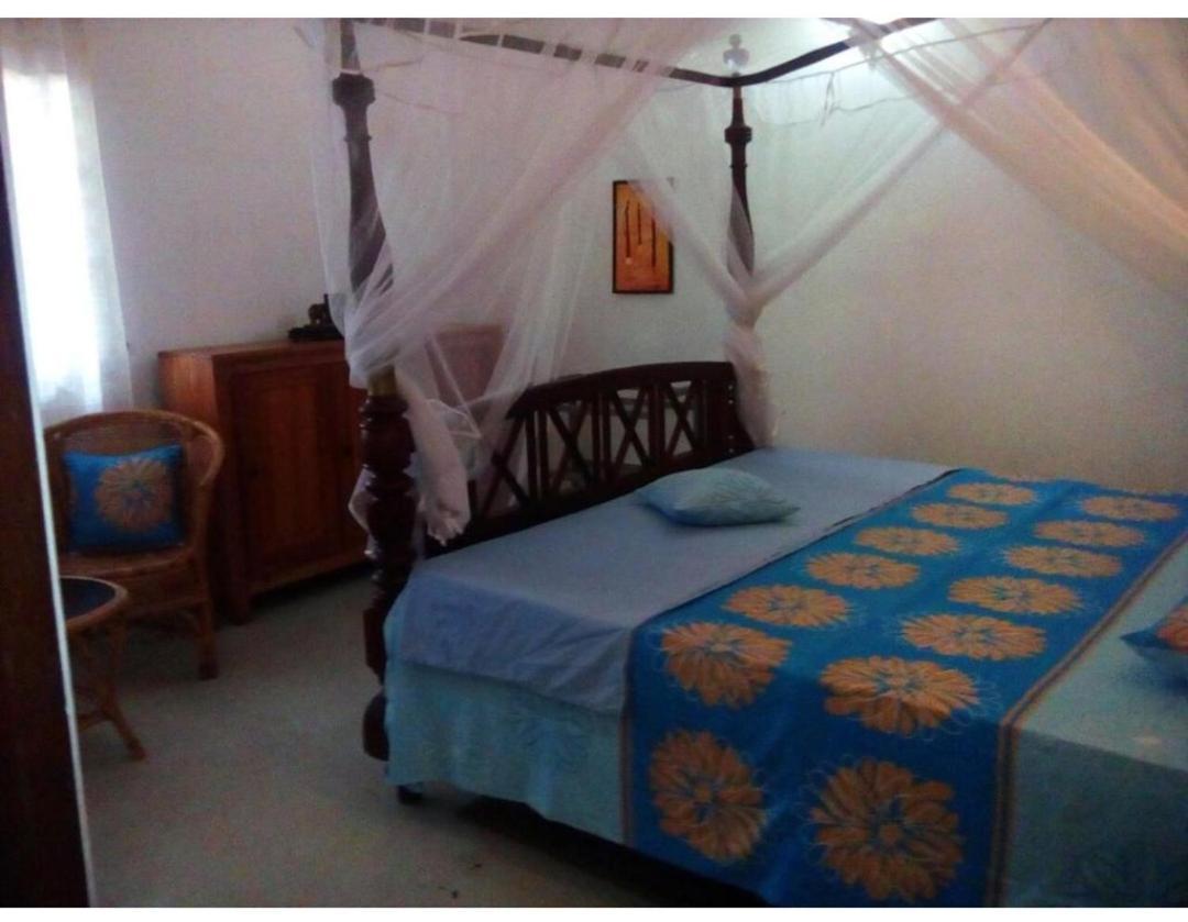 Villa Sea Sprays Hikkaduwa Buitenkant foto