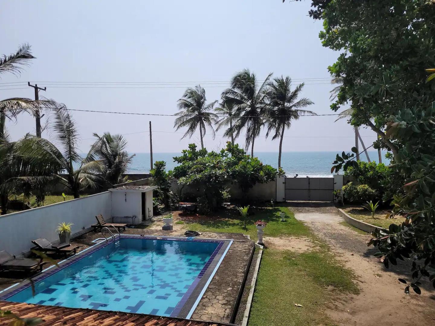 Villa Sea Sprays Hikkaduwa Buitenkant foto