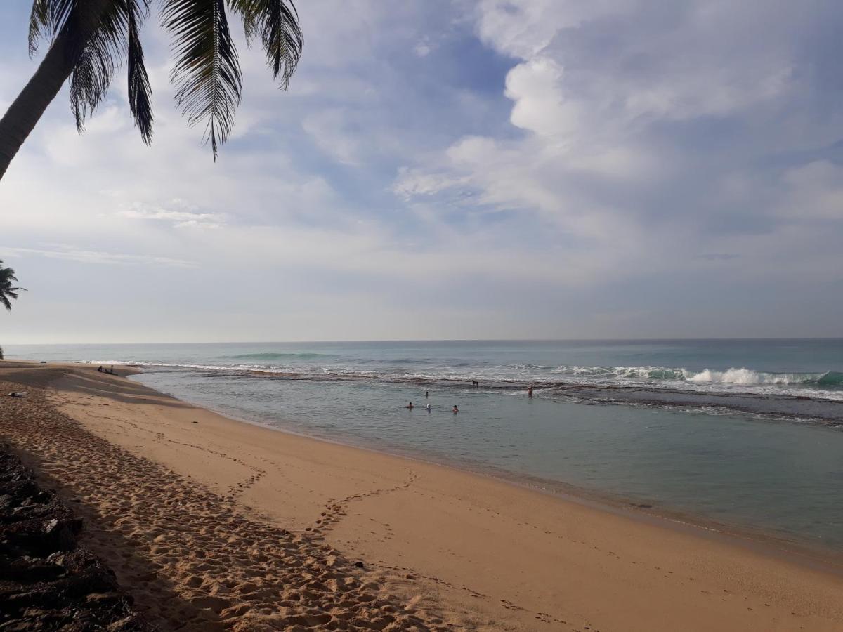 Villa Sea Sprays Hikkaduwa Buitenkant foto